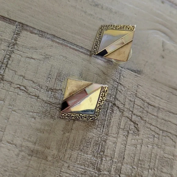 Vintage Native American Mother of Pearl and Lapis Earrings - Picture 7 of 10